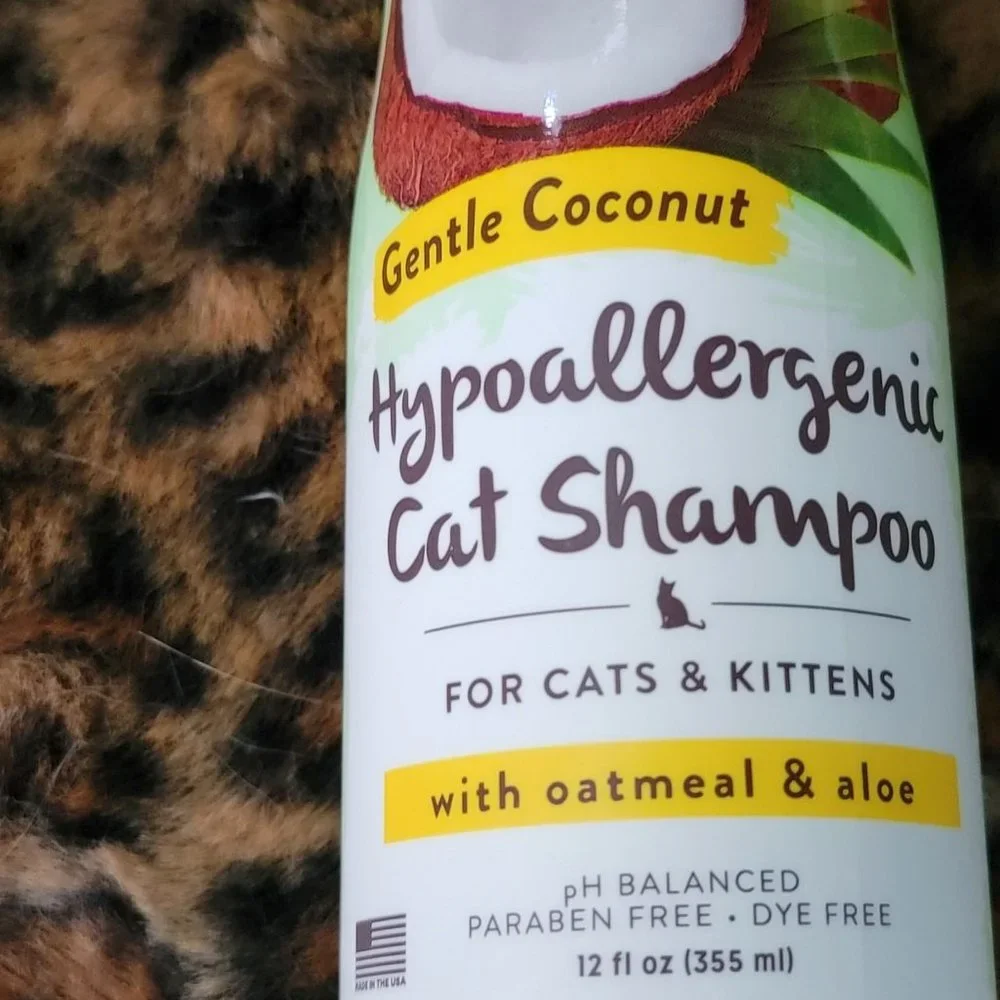 Tropiclean Hypoallergenic Cat Kitten Shampoo Coconut 12 oz New!